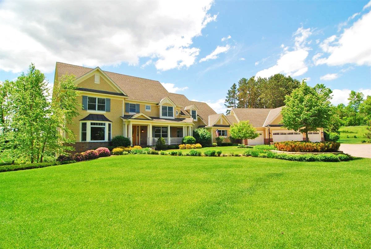 Custom villa garden design Dubai